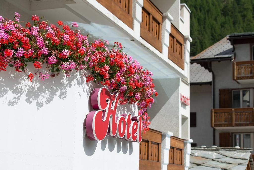 Hotel Portjengrat Saas-Almagell Exterior foto